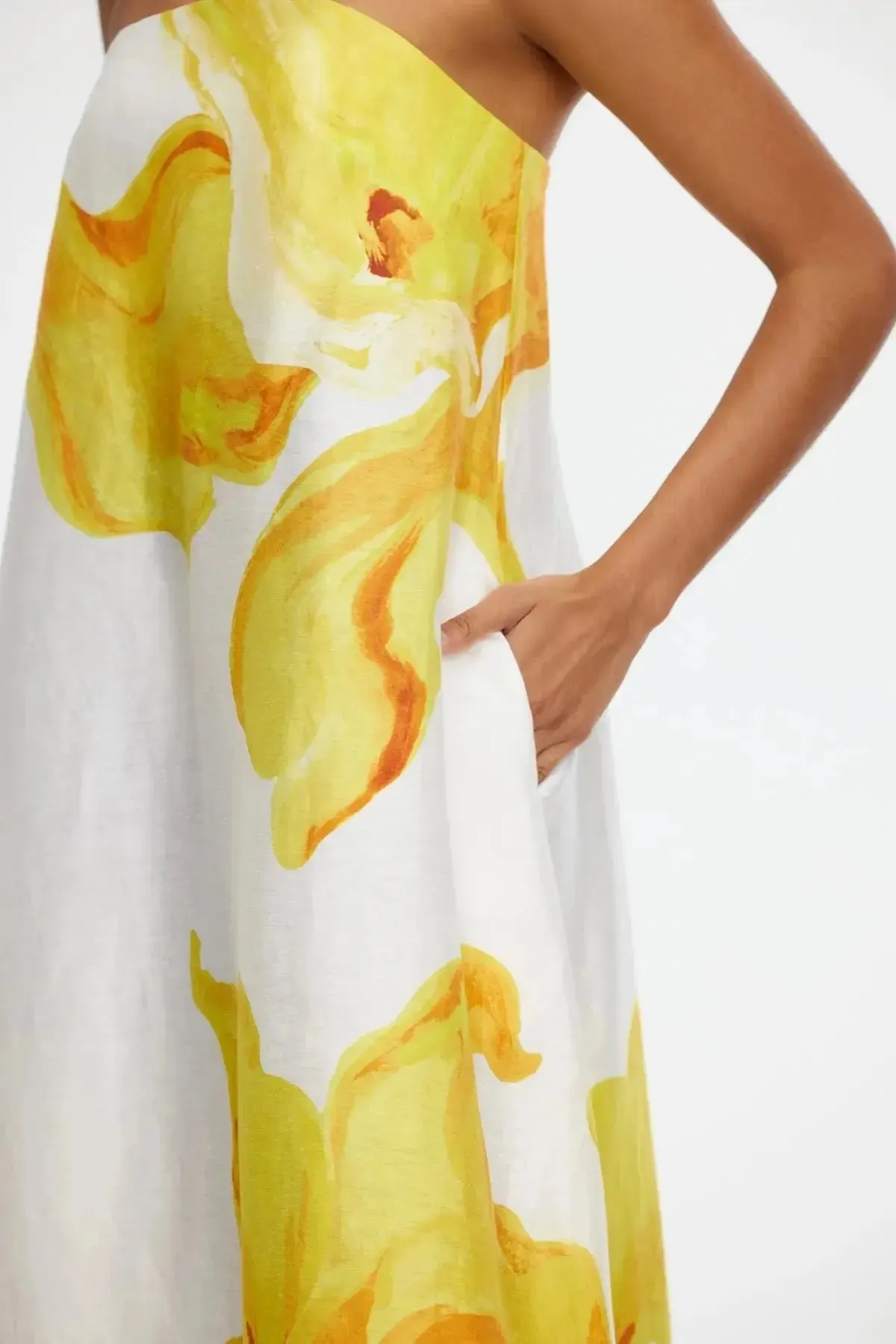 Hopton Elegant Midi Dress in Spring Floral Print